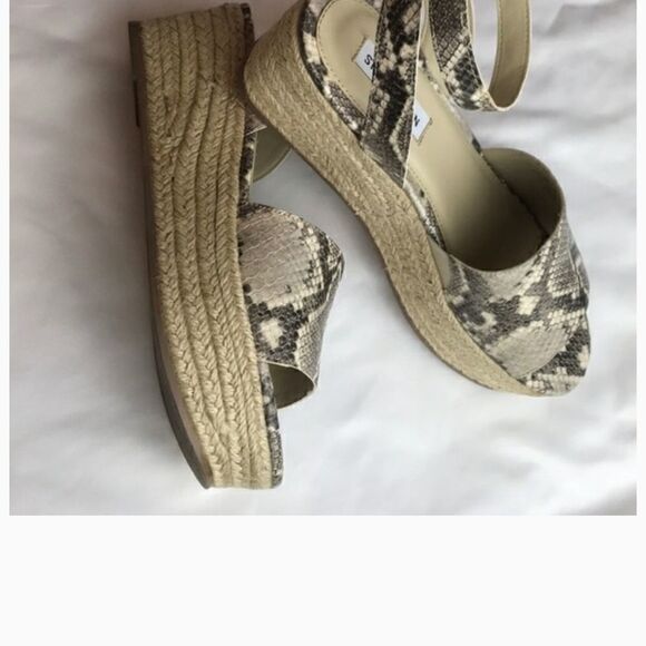 STEVE MADDEN CROC MOTIF PLATFORM SANDALS.… - Picture 5 of 8